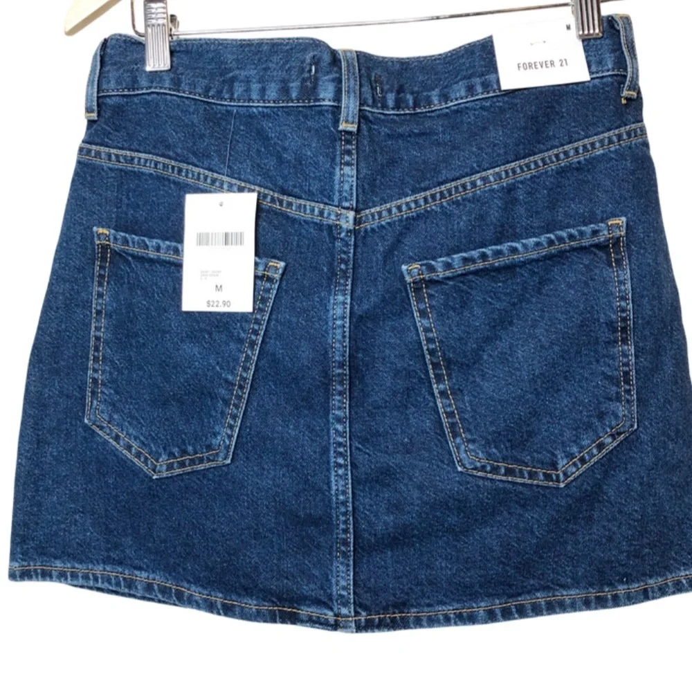 NWT Forever 21 Dark Wash Denim Mini Skirt Button Fly Size Medium‎